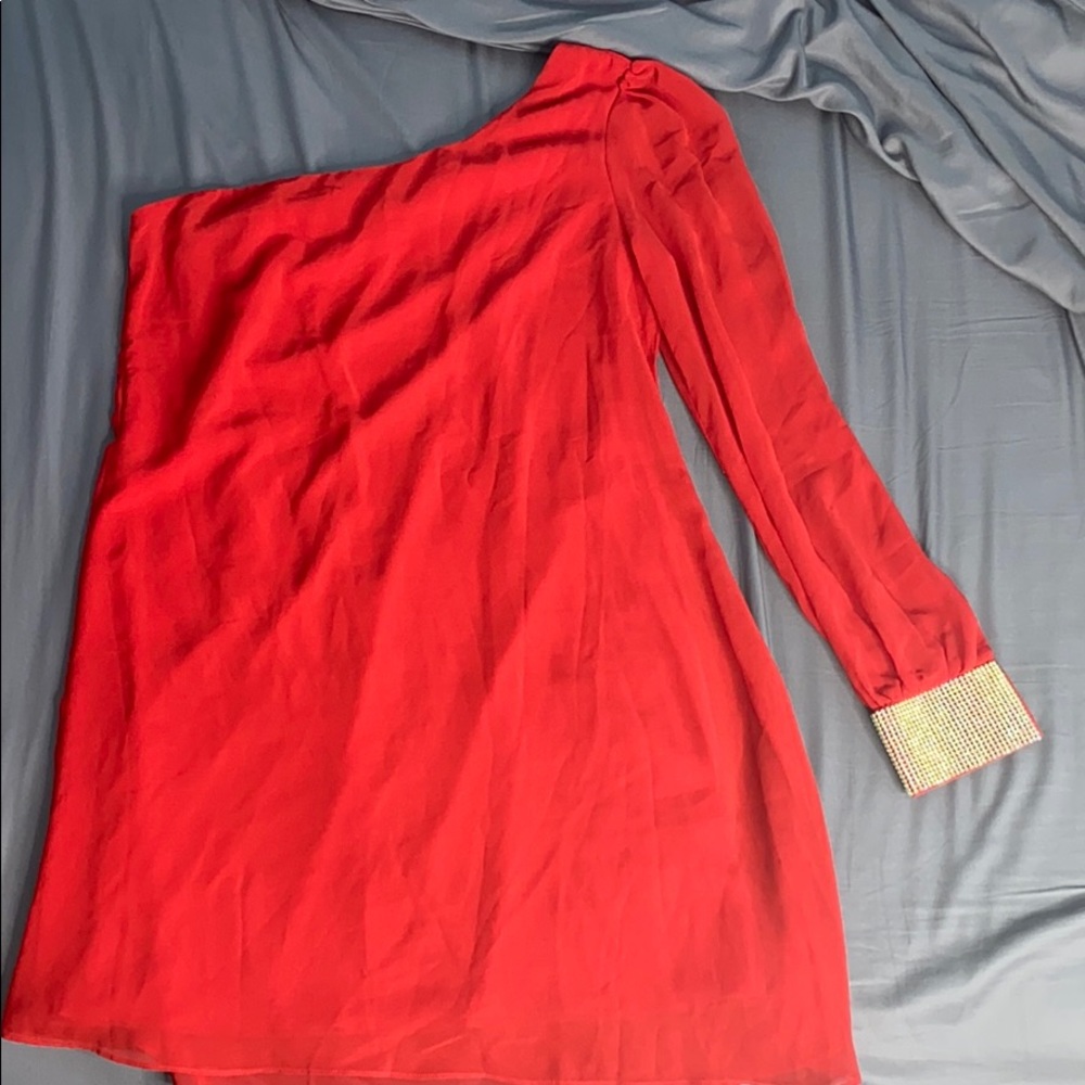 One shoulder red dress